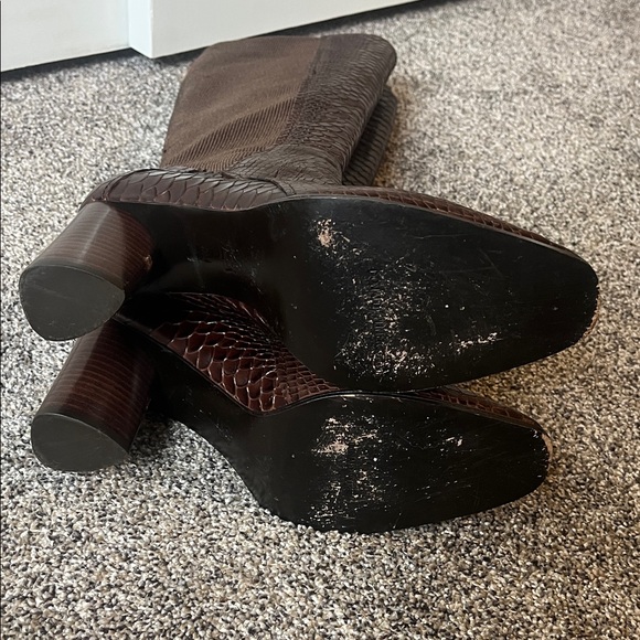 Donald Pliner size 9 brown snakeskin heeled boots. Great condition! - Picture 4 of 9